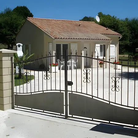 Holiday home Maison Le Coteau Des Sources